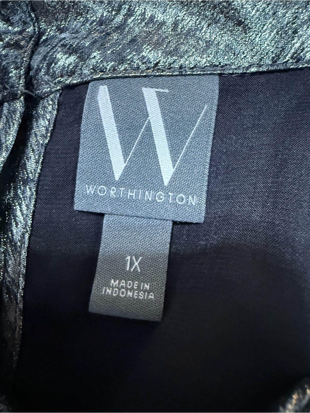 Worthington Metallic Flutter Sleeve Blouse Silver Foil Keyhole 1X NWOT - Picture 4 of 5